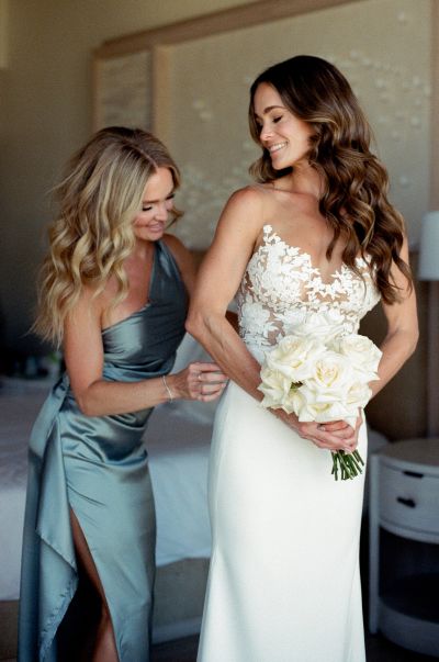 Bride getting ready for wedding in chileno bay auberge resort in los cabos