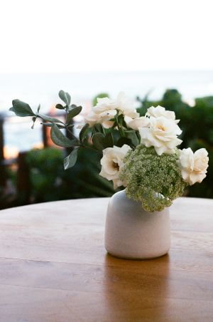 Detail shots of flowers of cocktail in wedding in chileno bay auberge resort in los cabos