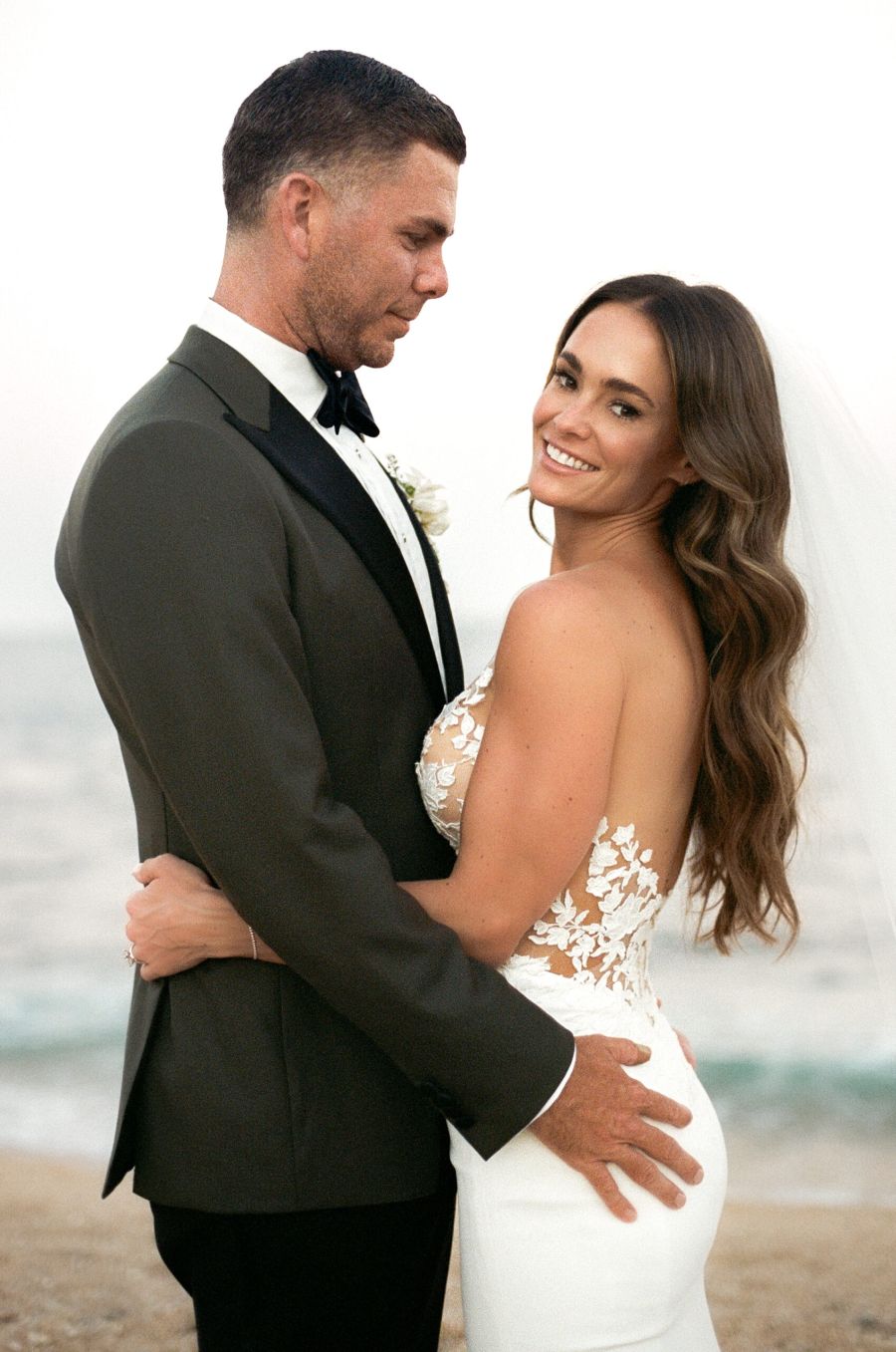 Couple portraits during romantics sessions of wedding in chileno bay auberge resort in los cabos