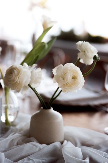 Detail shots of flowers of cocktail in wedding in chileno bay auberge resort in los cabos